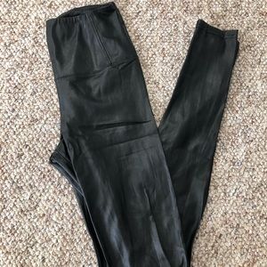 Aritzia daria legging